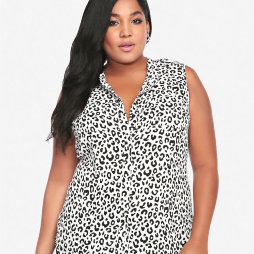 Torrid sleeveless blouse